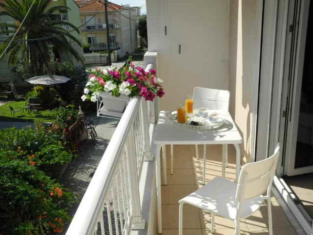 Stratis Summertime Apartment ลีเมนาส ภายนอก รูปภาพ